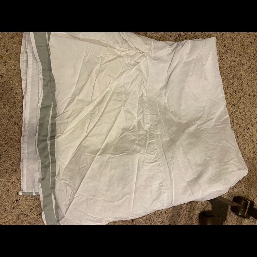 Potterybarn Kids. Crib skirt.